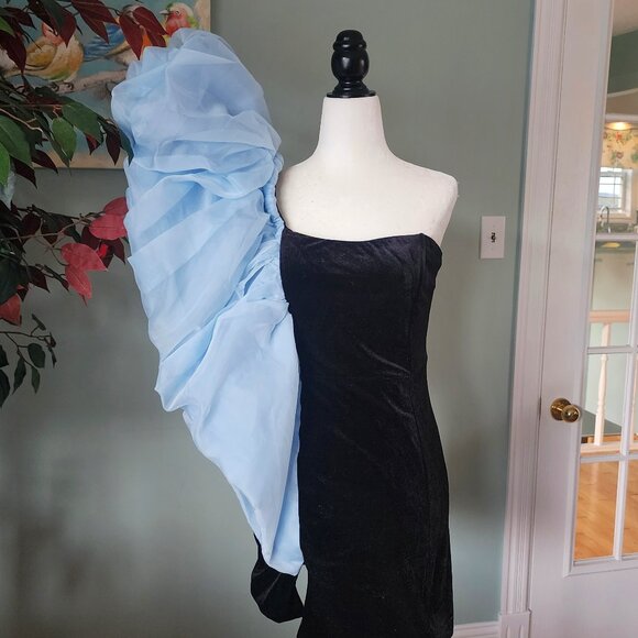 Dramatic Velvet MiniDress - Picture 3 of 5